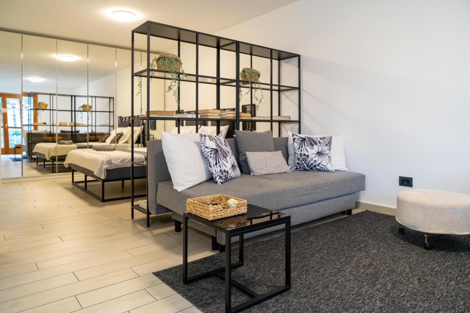 Vista Dolce Isola _ Lakeview Pool, Terrace & Garden Apartment อาร์เจโญ ภายนอก รูปภาพ