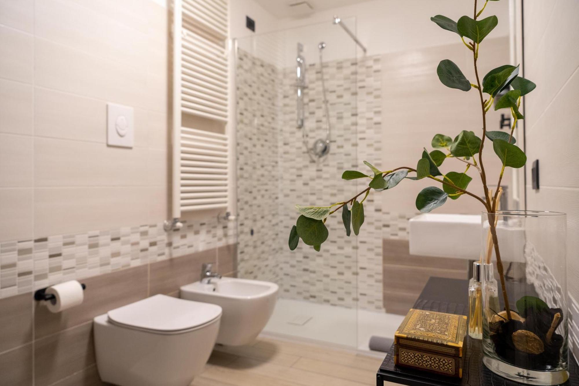 Vista Dolce Isola _ Lakeview Pool, Terrace & Garden Apartment อาร์เจโญ ห้อง รูปภาพ