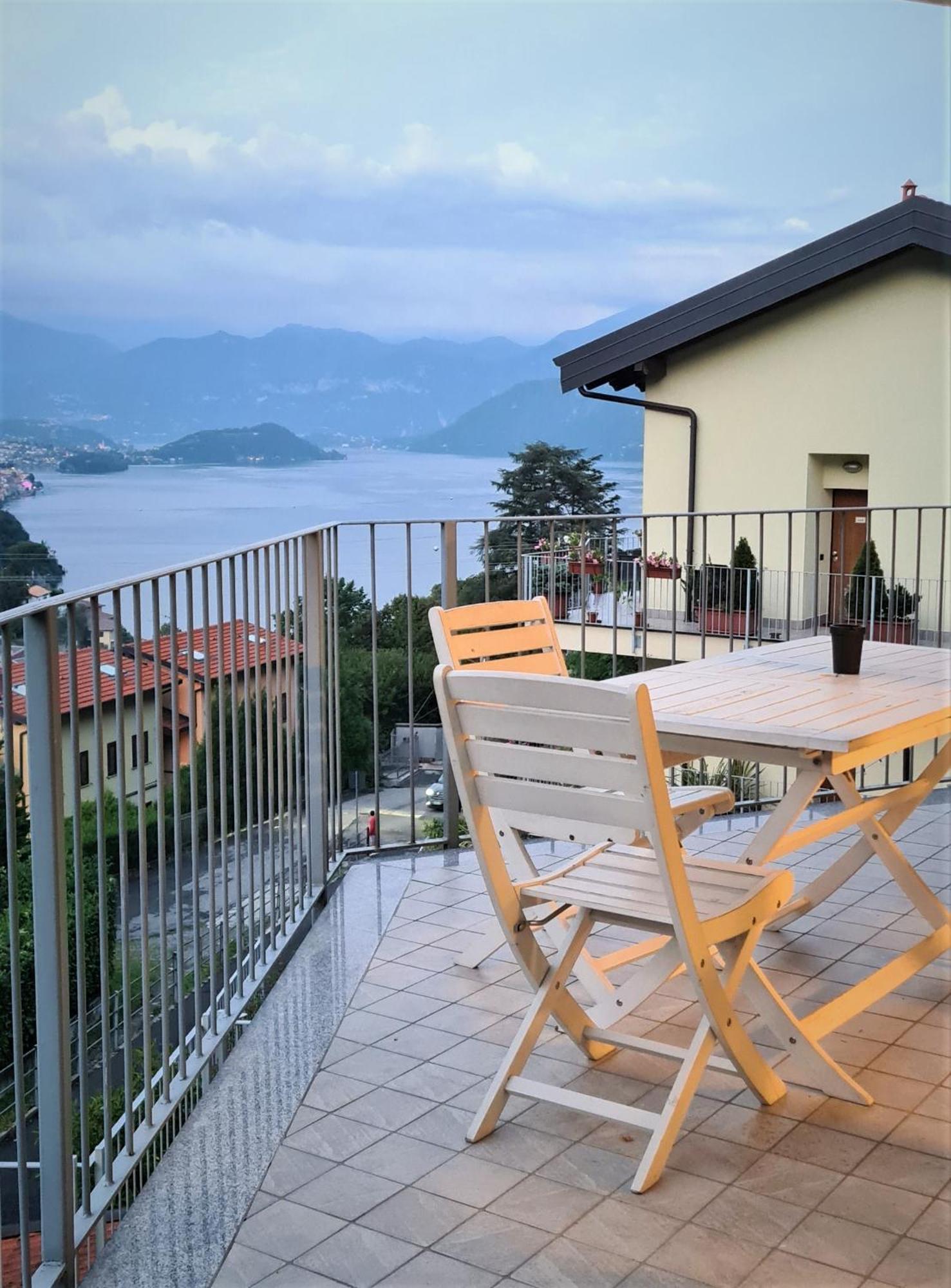 Vista Dolce Isola _ Lakeview Pool, Terrace & Garden Apartment อาร์เจโญ ห้อง รูปภาพ