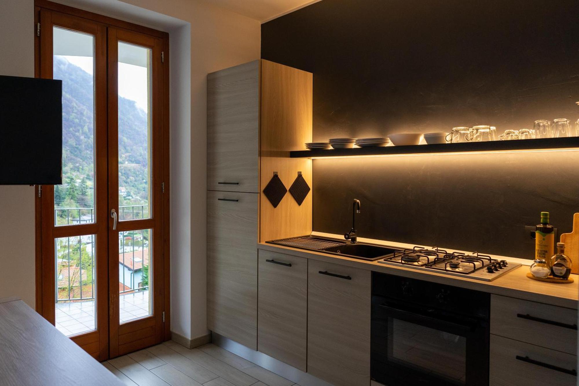 Vista Dolce Isola _ Lakeview Pool, Terrace & Garden Apartment อาร์เจโญ ห้อง รูปภาพ
